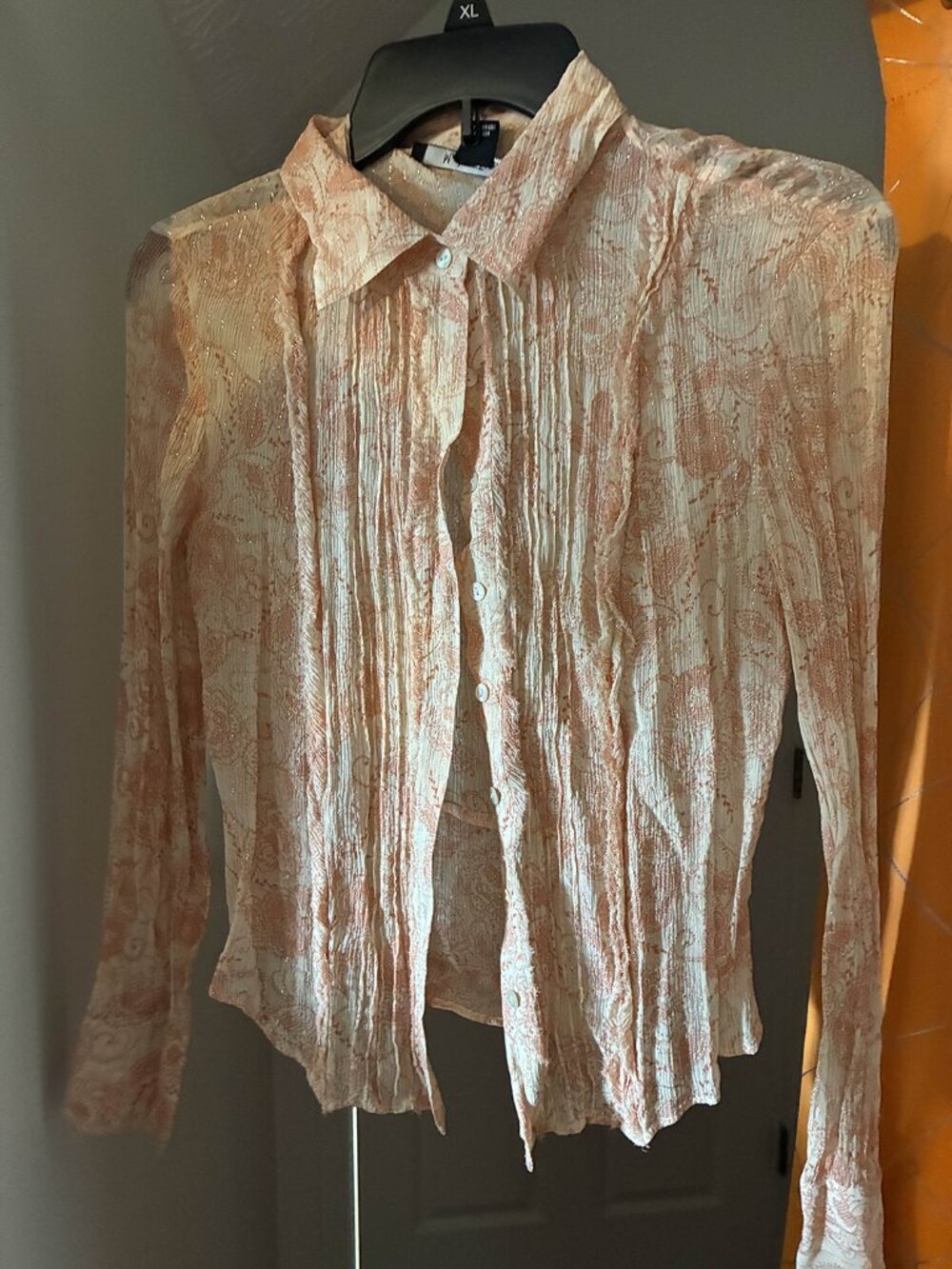 Silk Peach Floral Patterned Button Up Collared Shirt - Size 8